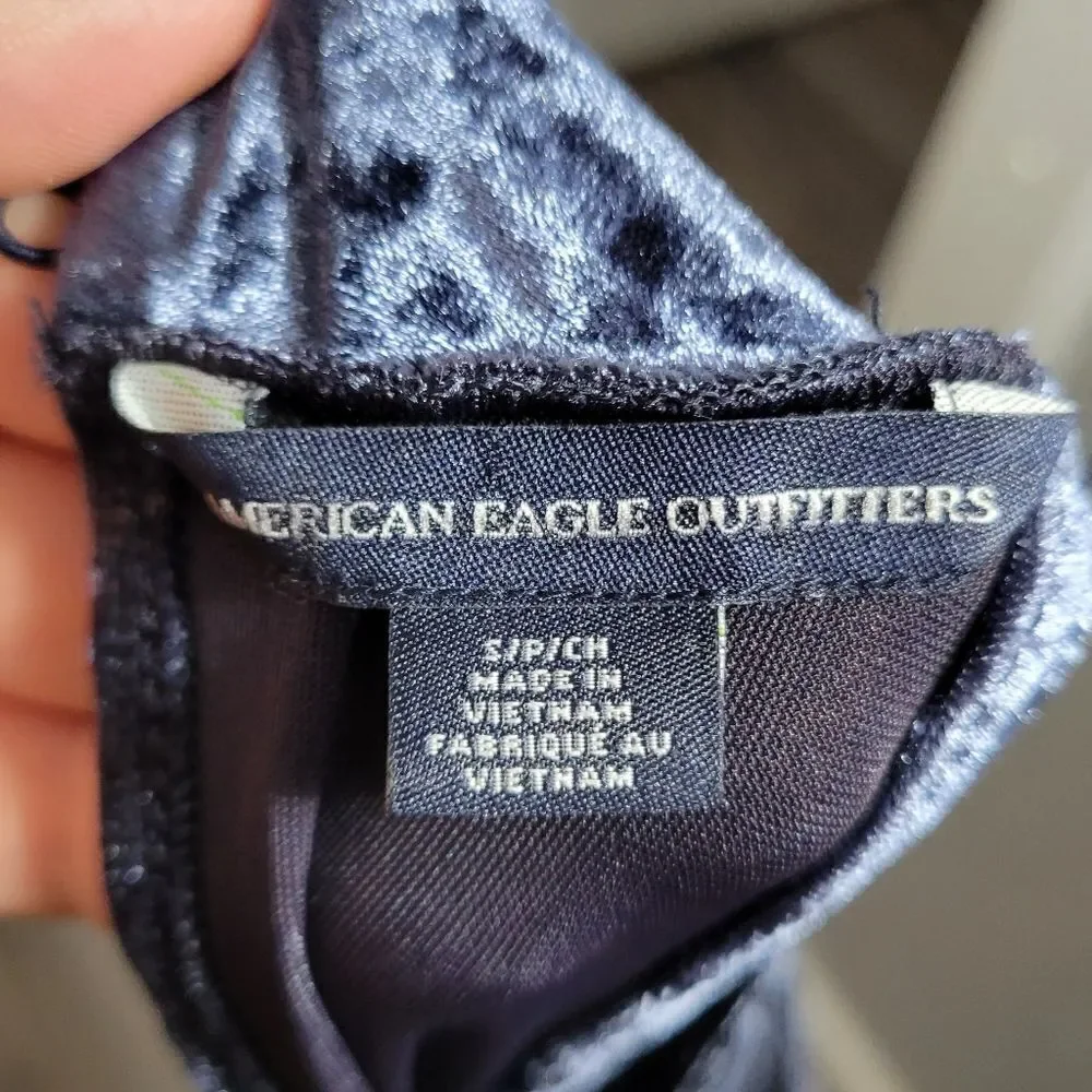 American Eagle Navy Blue Crushed Velvet Cold Shoulder Choker Wide Sleeve Top S - Picture 7 of 12